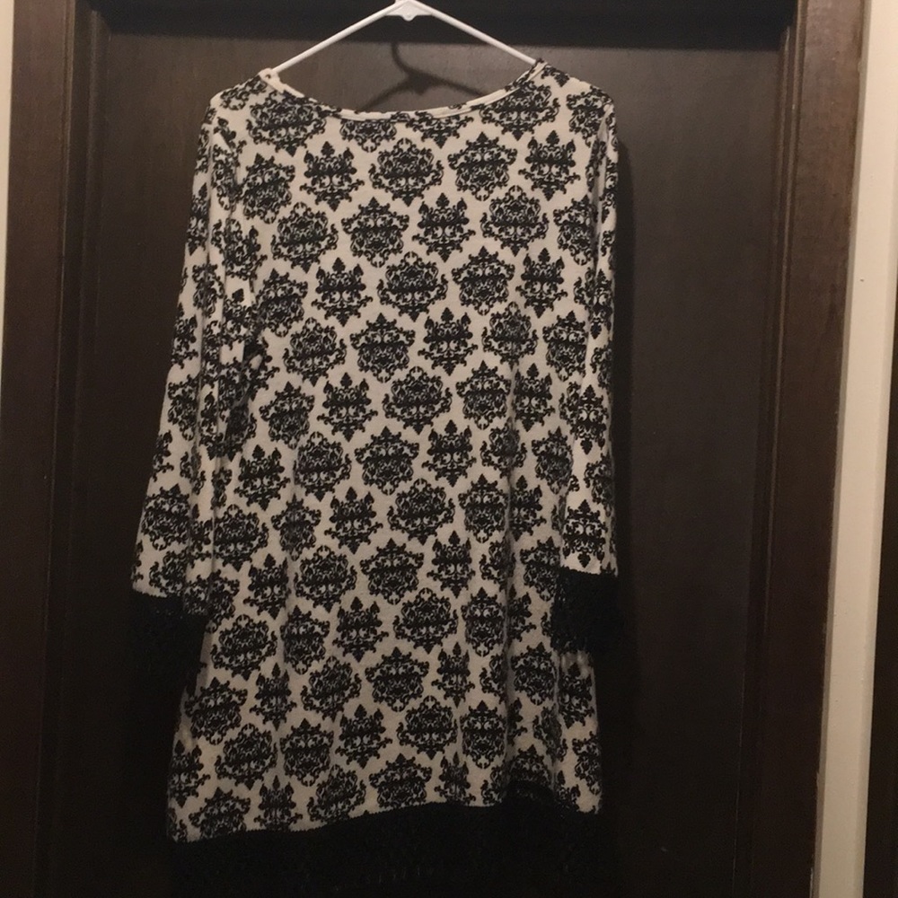 Dress - Picture 3 of 4